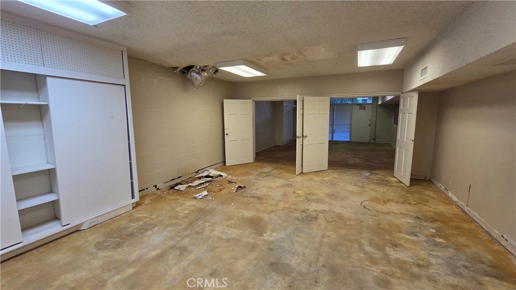 1245 E Walnut Street Property Photo 23