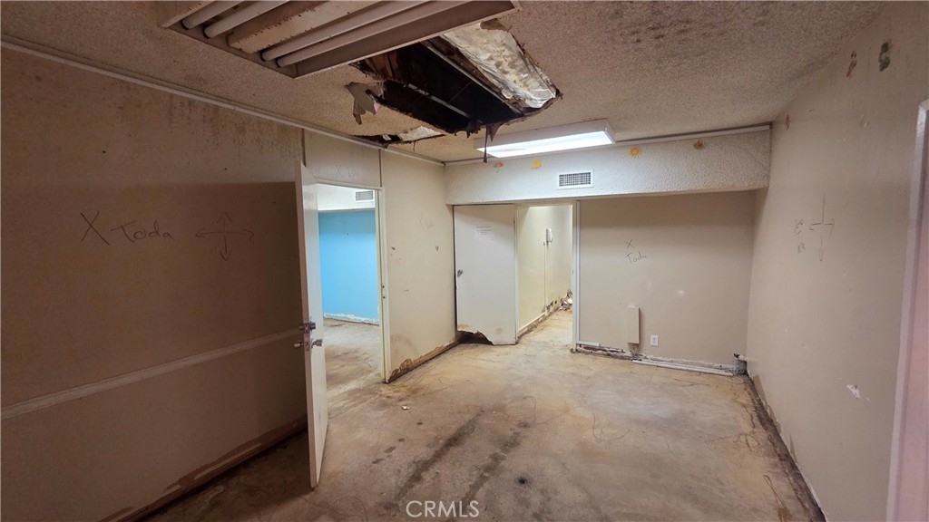 1245 E Walnut Street Property Photo 24