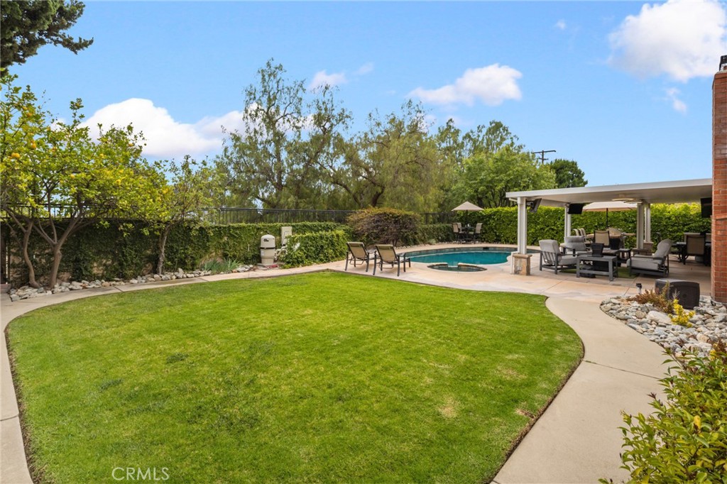 264 E Radcliffe Drive Property Photo 44