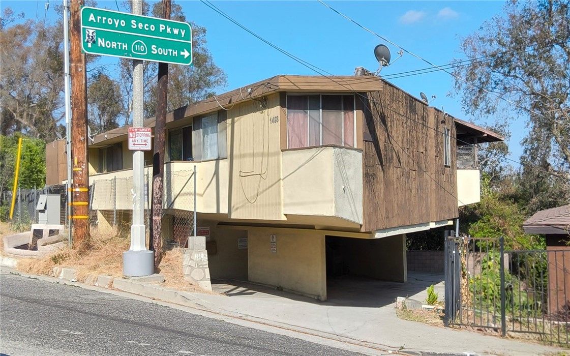 1491 Stadium Way Property Photo 2