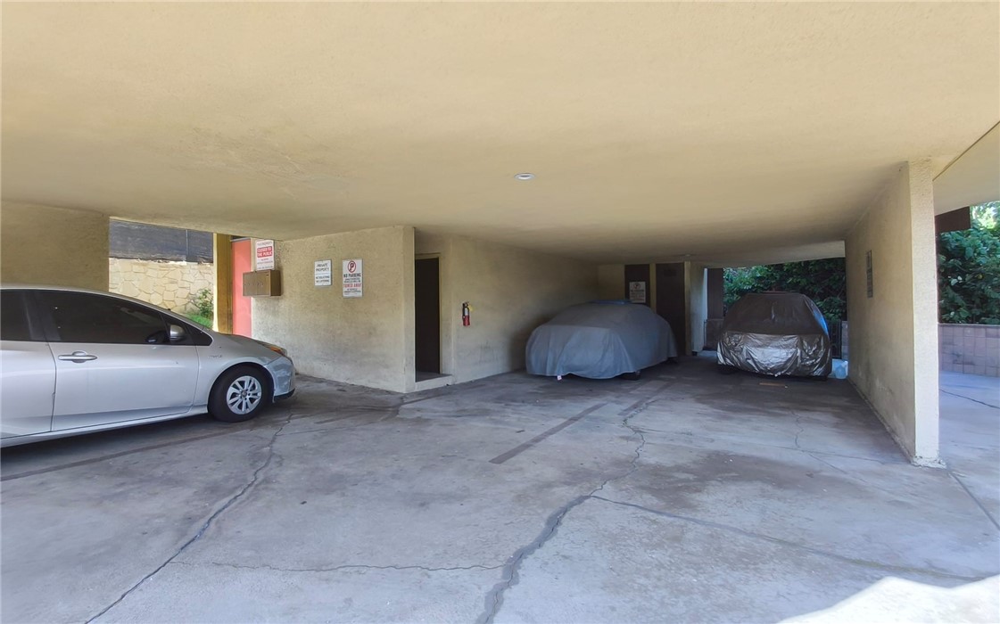 1491 Stadium Way Property Photo 6