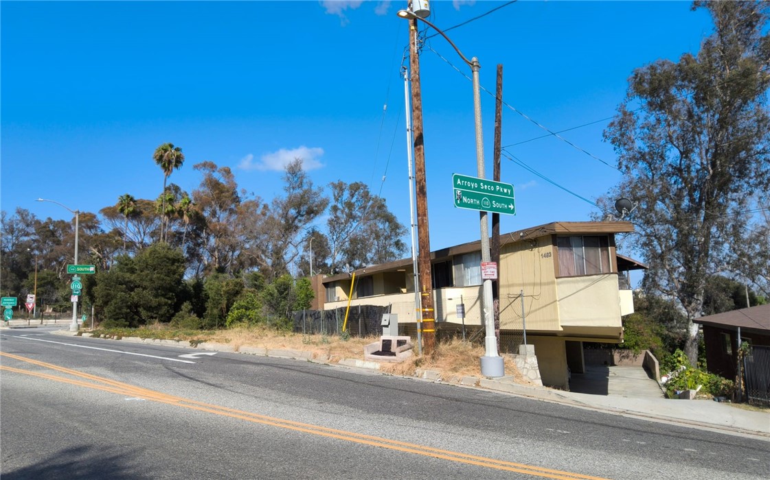 1491 Stadium Way Property Photo 10