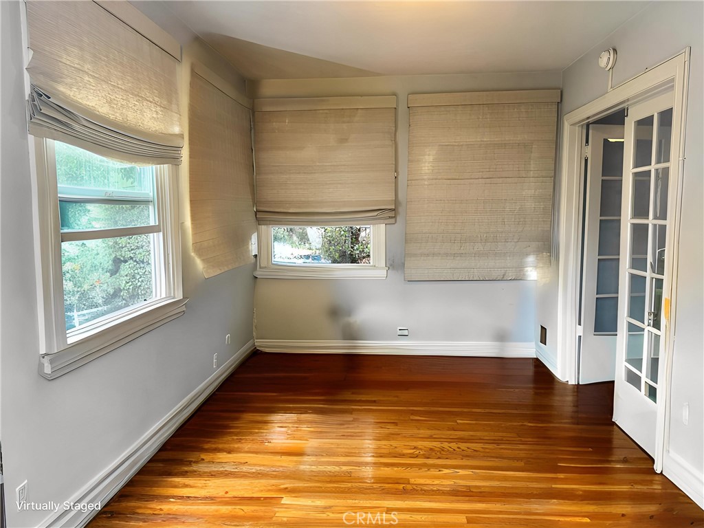 1553 N Commonwealth Property Photo 6