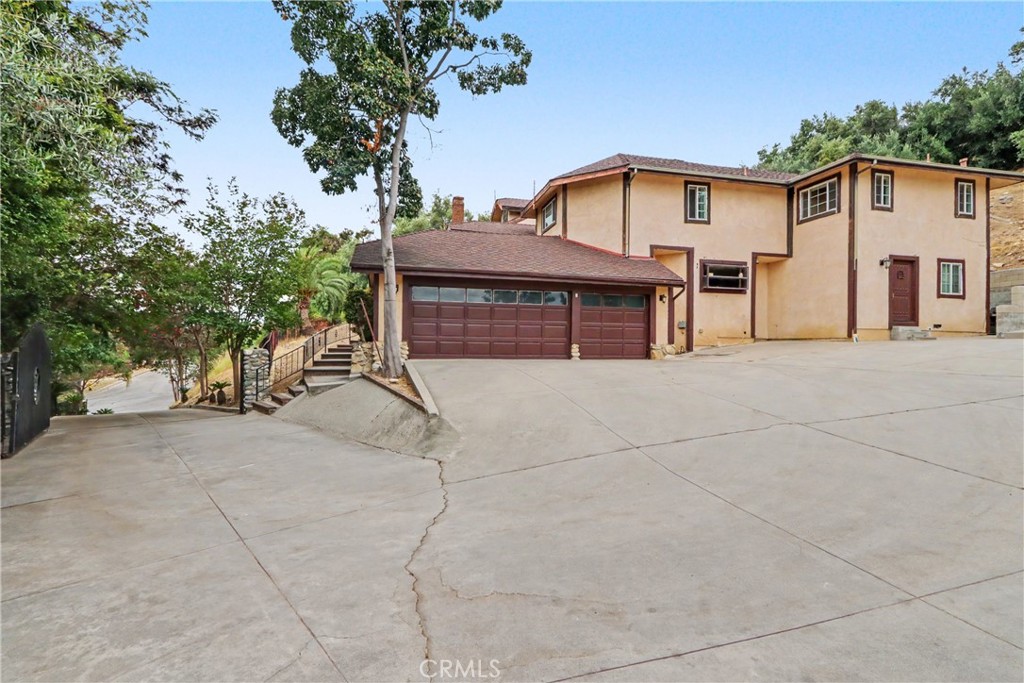 2251 Oak Shade Property Photo 5