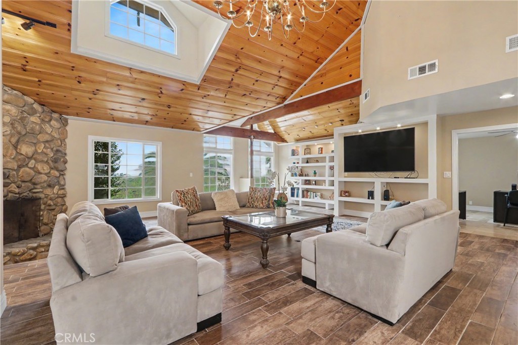 2251 Oak Shade Property Photo 7
