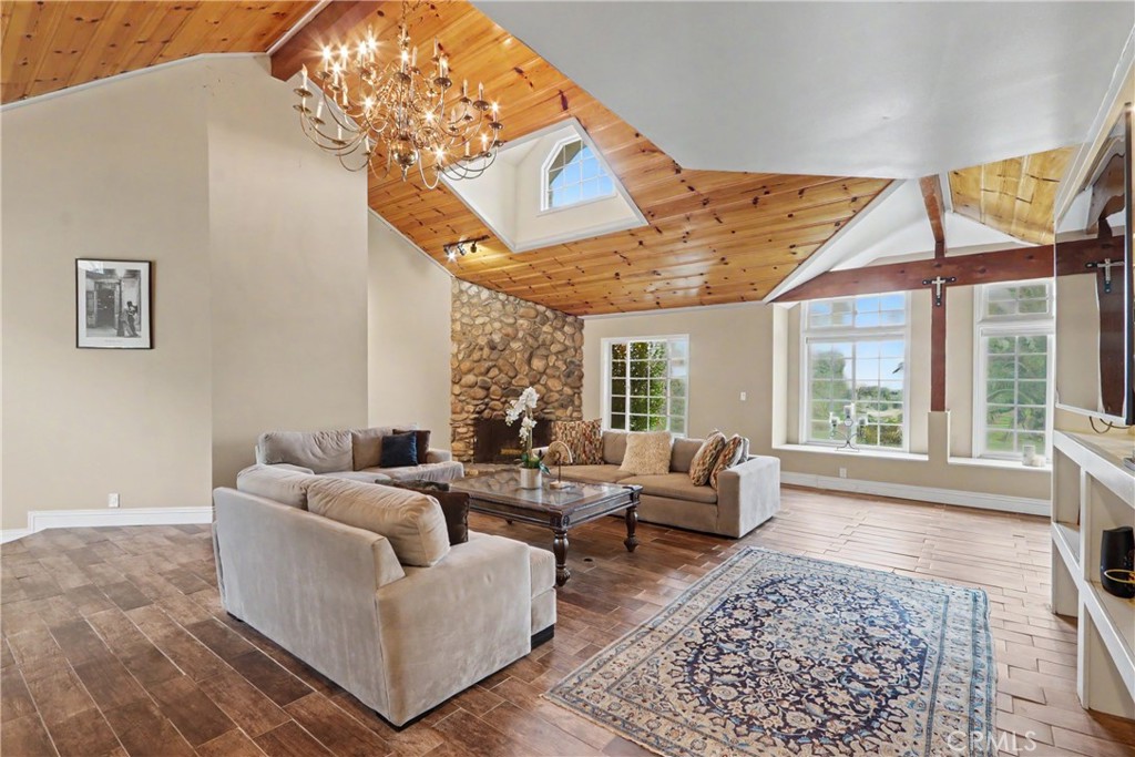 2251 Oak Shade Property Photo 8