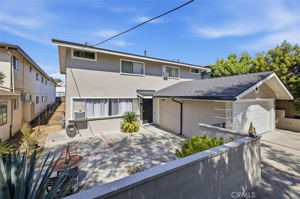 63 S Daisy Property Photo 3