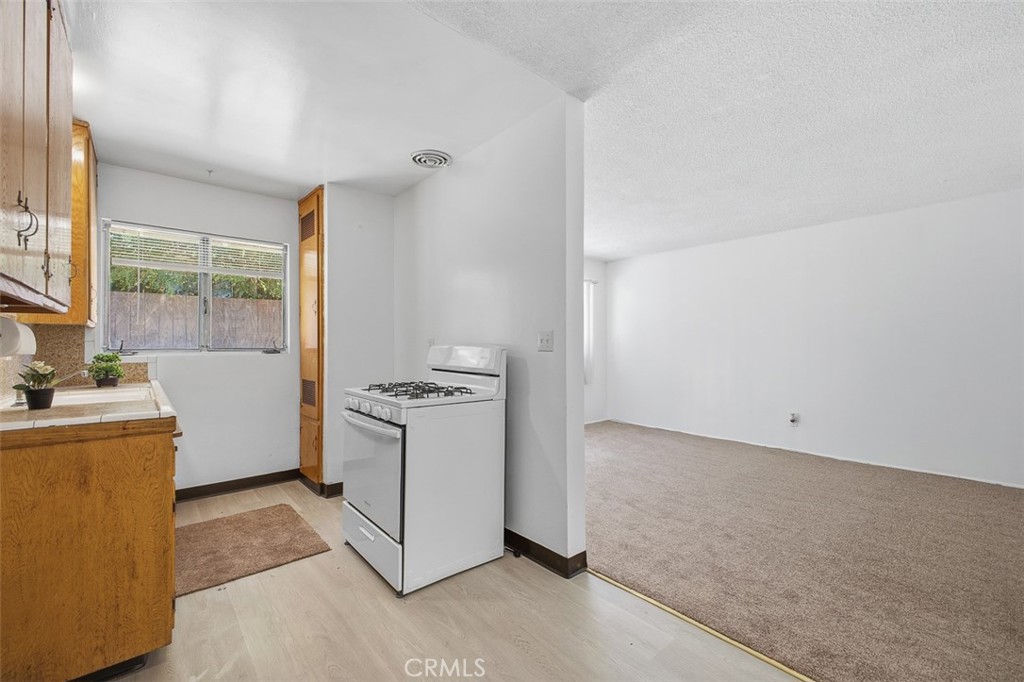 63 S Daisy Property Photo 22