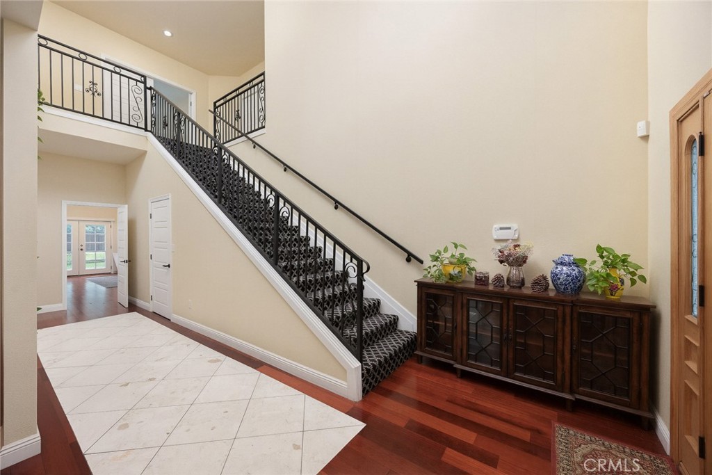 1410 Encino Avenue Property Photo 7