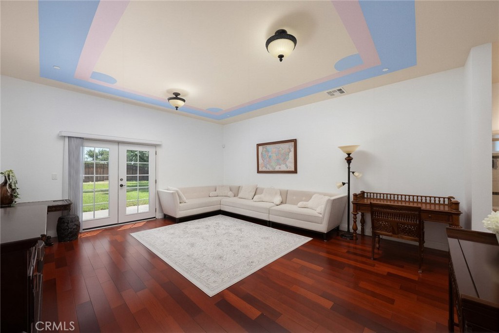 1410 Encino Avenue Property Photo 13