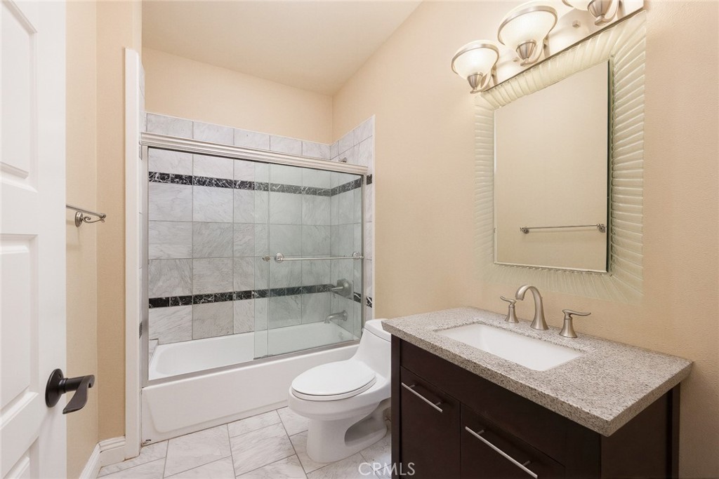 1410 Encino Avenue Property Photo 33