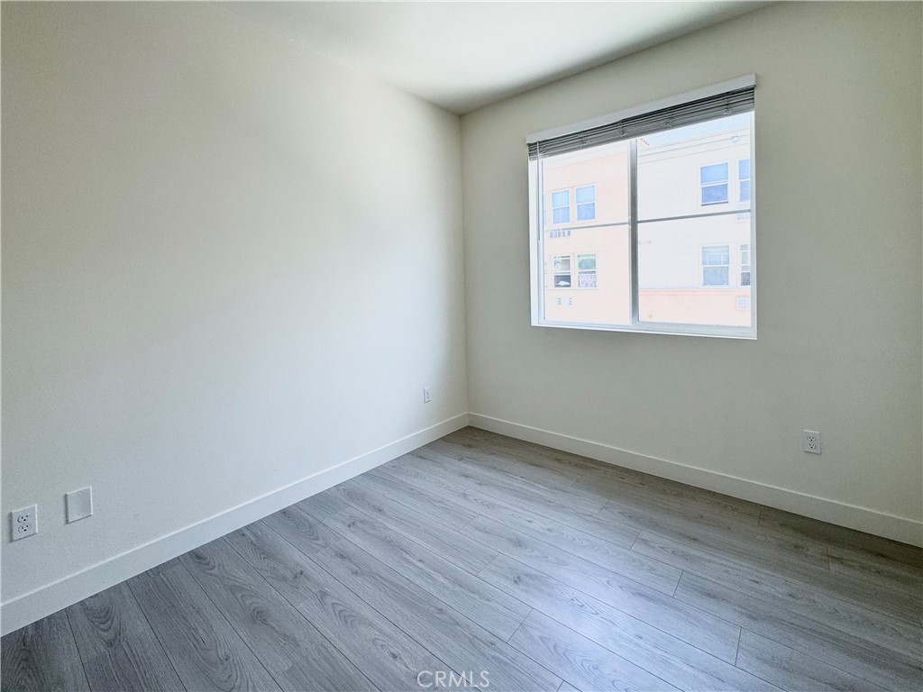 19 S Chapel Avenue C Property Photo 16
