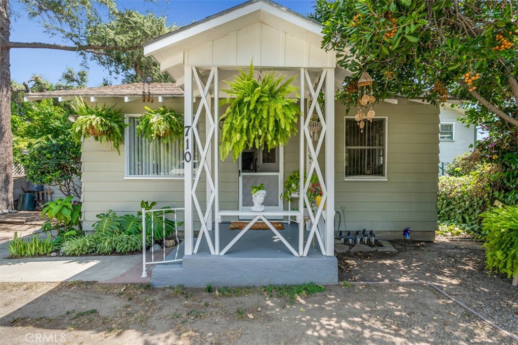 710 E Greystone Property Photo 4