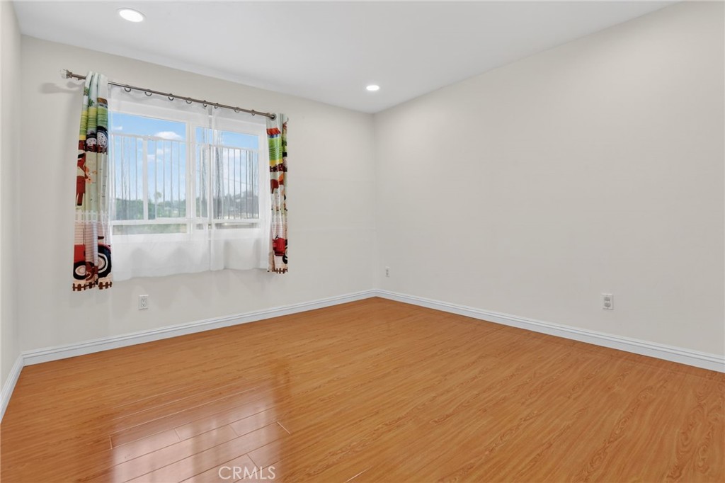 2817 W Grand B Property Photo 13
