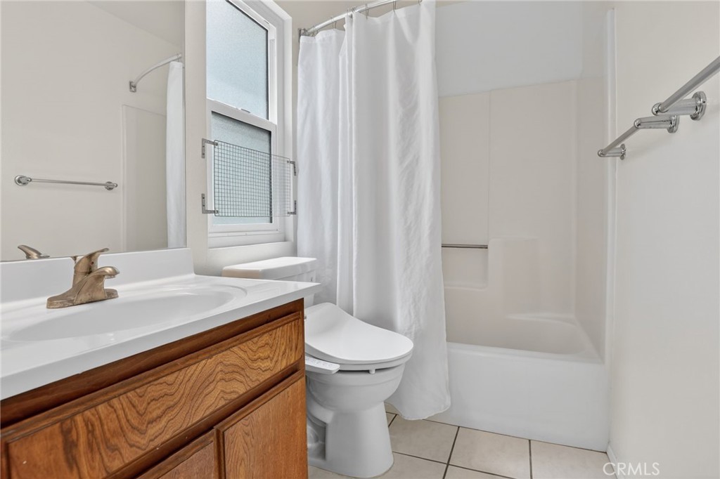 2817 W Grand B Property Photo 19