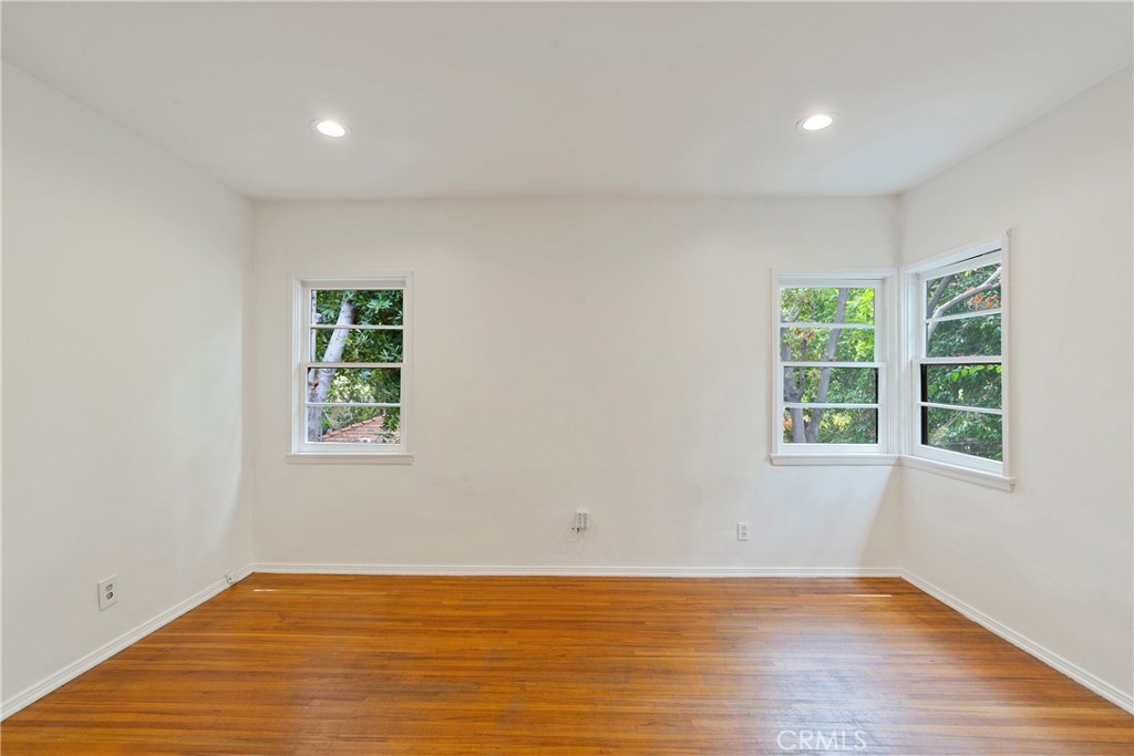 2051 Lake Shore Property Photo 30