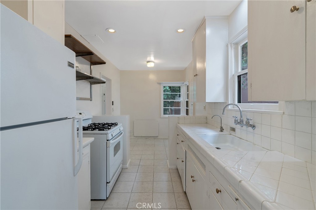 2051 Lake Shore Property Photo 36