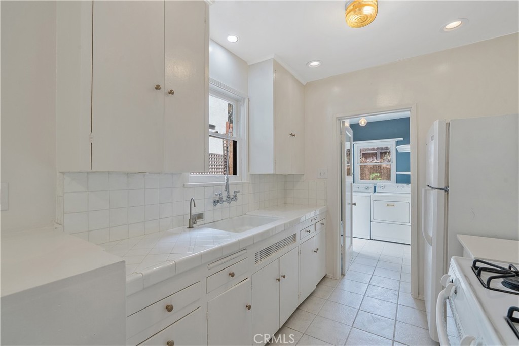 2051 Lake Shore Property Photo 39