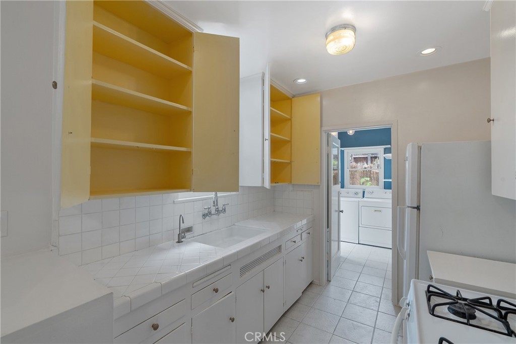 2051 Lake Shore Property Photo 41