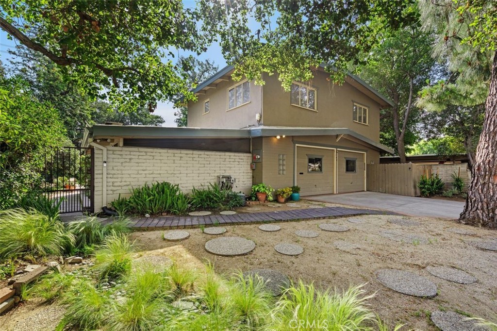 444 Oneida Drive Property Photo 13