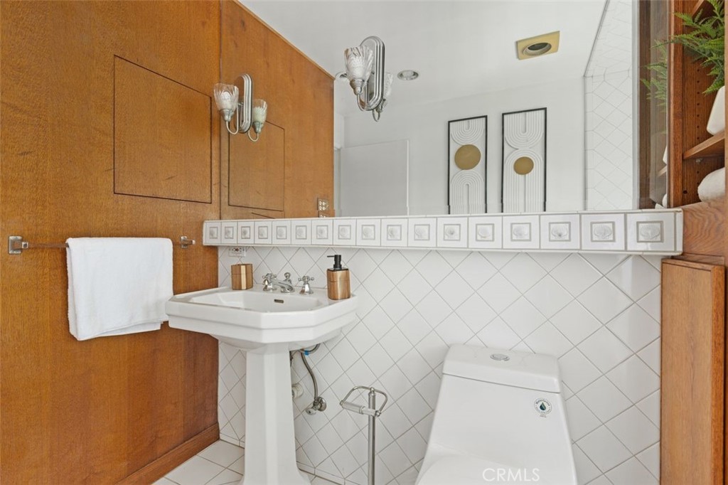 444 Oneida Drive Property Photo 37