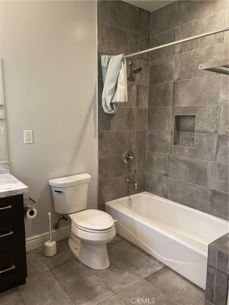 683 N 1st Avenue D Property Photo 8
