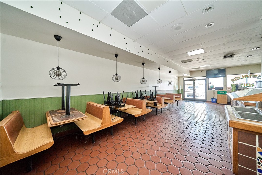 5835 Bellflower Boulevard C Property Photo 4