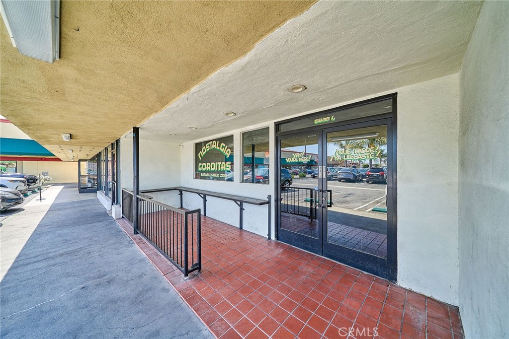 5835 Bellflower Boulevard C Property Photo 8