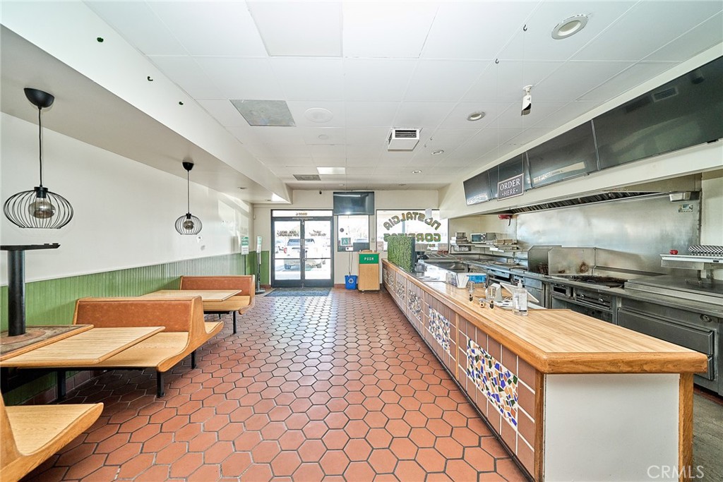 5835 Bellflower Boulevard C Property Photo 10