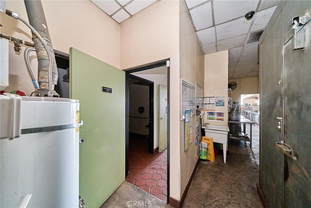 5835 Bellflower Boulevard C Property Photo 15