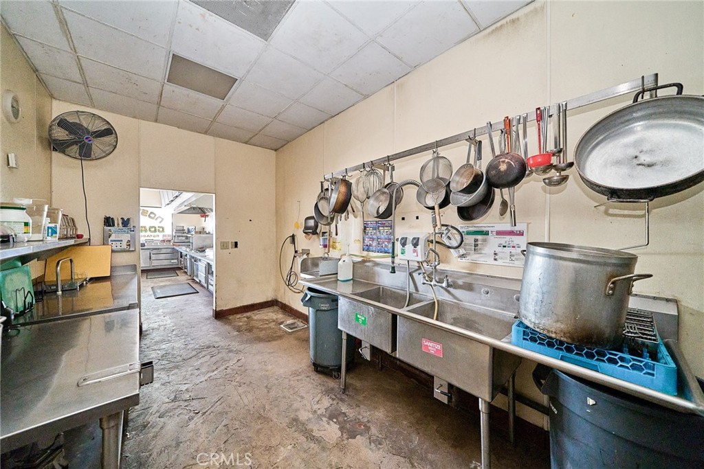 5835 Bellflower Boulevard C Property Photo 16