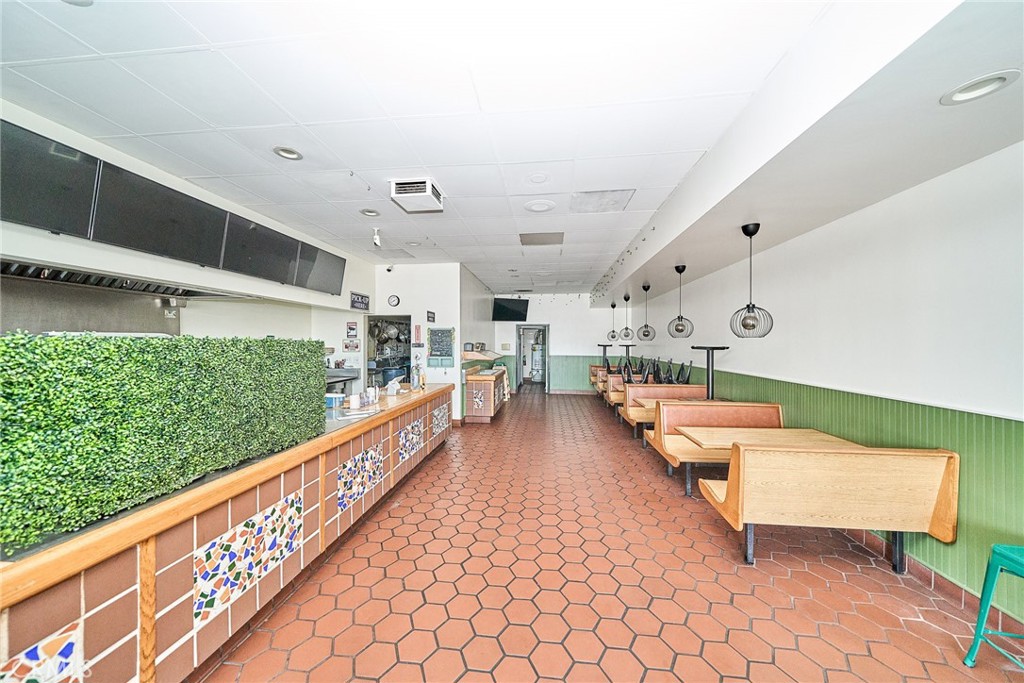 5835 Bellflower Boulevard C Property Photo 19