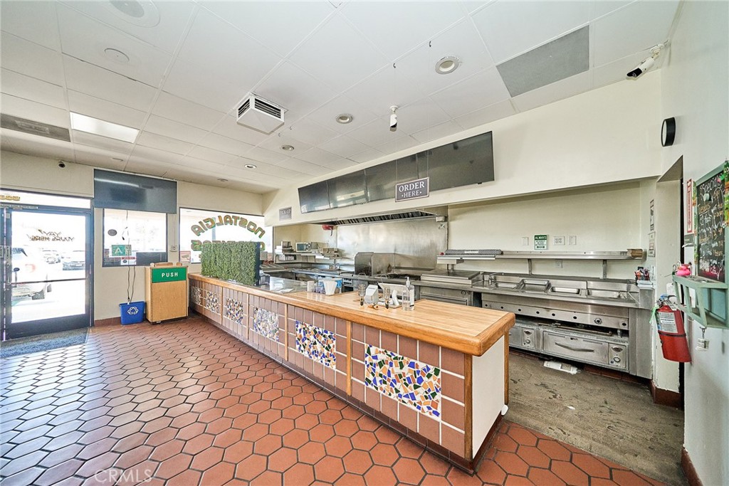 5835 Bellflower Boulevard C Property Photo 20