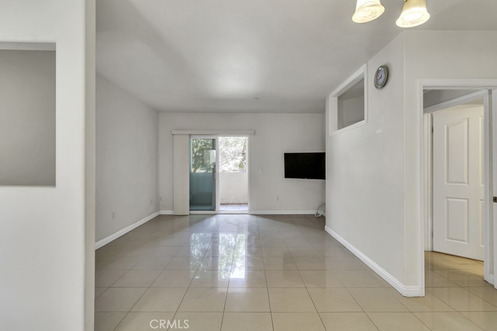 411 S Garfield Avenue 30 Property Photo 6