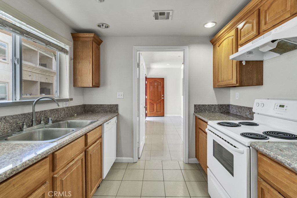 411 S Garfield Avenue 30 Property Photo 14