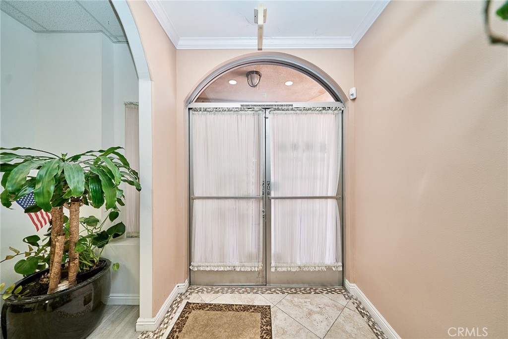 308 S First F Property Photo 4