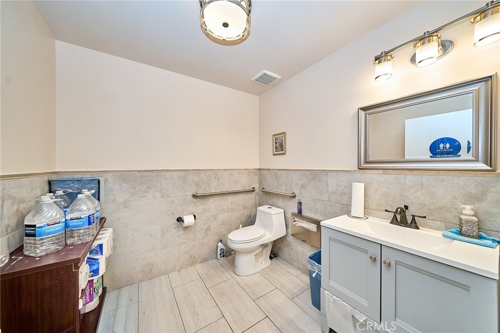 308 S First F Property Photo 26