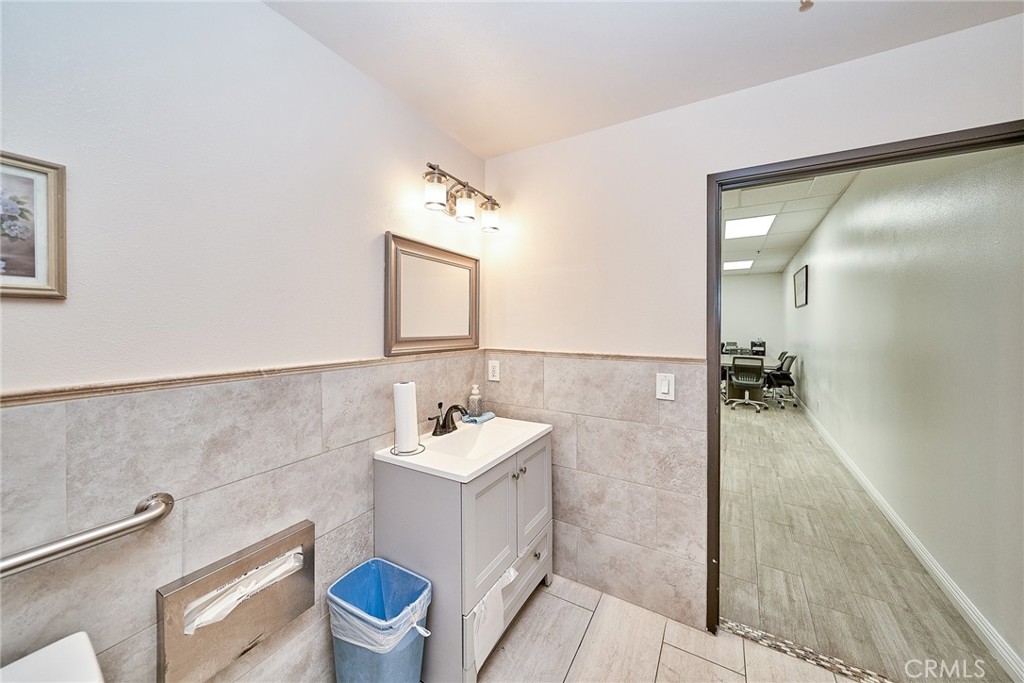 308 S First F Property Photo 27