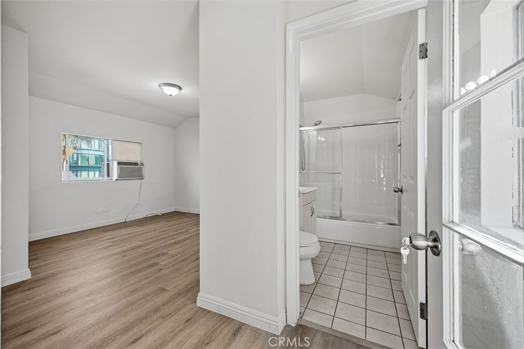 209 1/2 N Monterey Property Photo 12