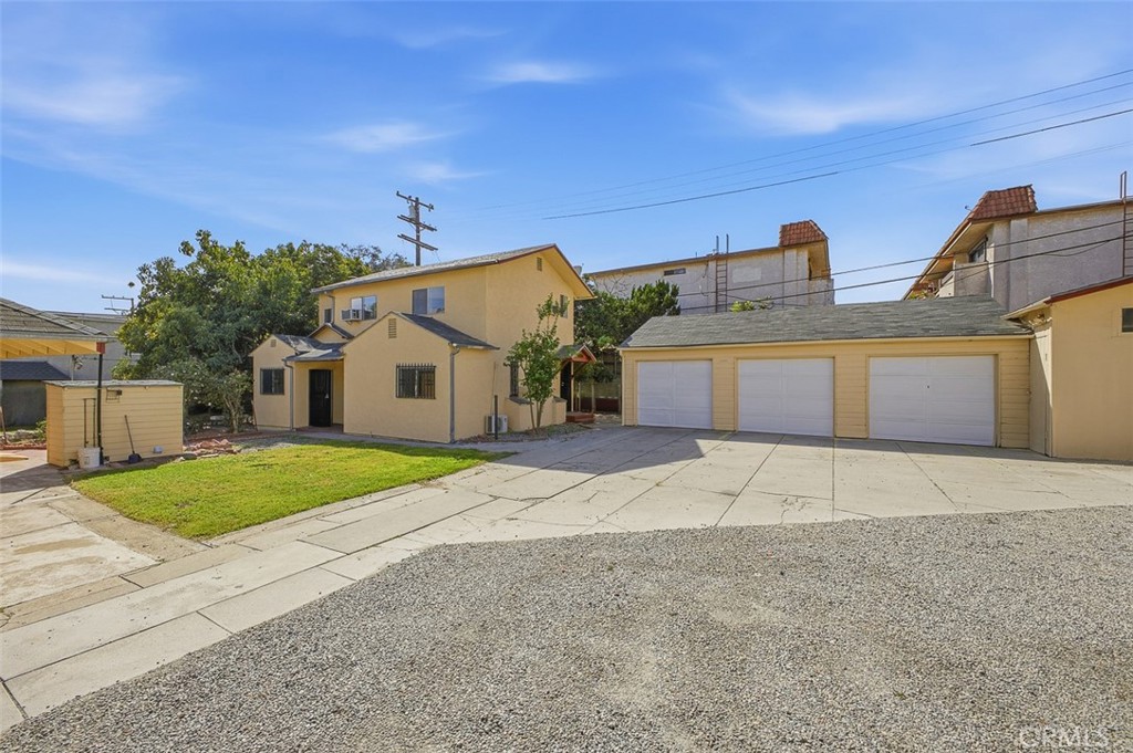 209 1/2 N Monterey Property Photo 19