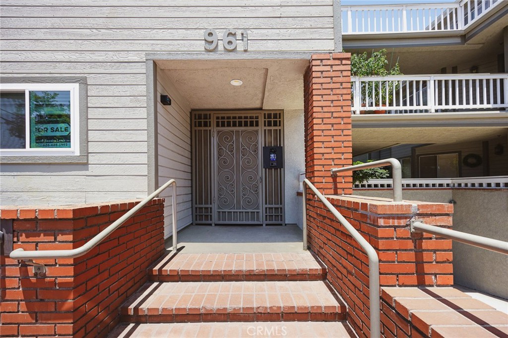 961 E California Boulevard 327 Property Photo 4