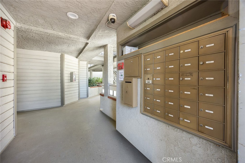 961 E California Boulevard 327 Property Photo 5