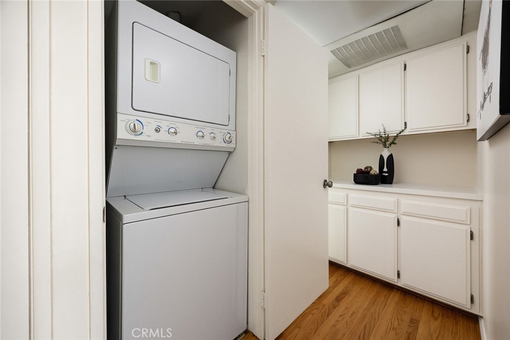 961 E California Boulevard 327 Property Photo 32