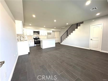 15616 Amar Road E Property Photo 2
