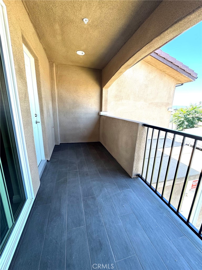 15616 Amar Road E Property Photo 18