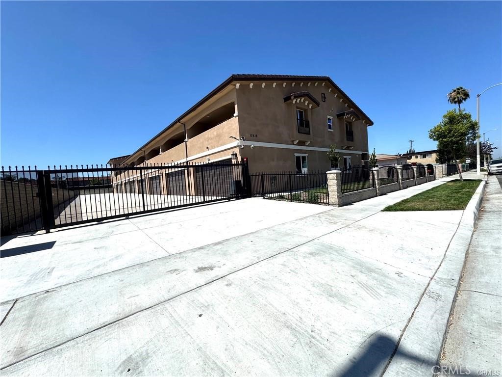 15616 Amar Road E Property Photo 24