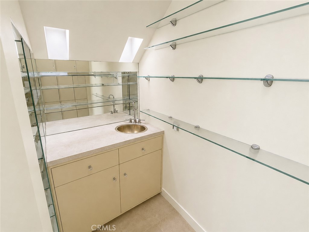 2451 Century Property Photo 9