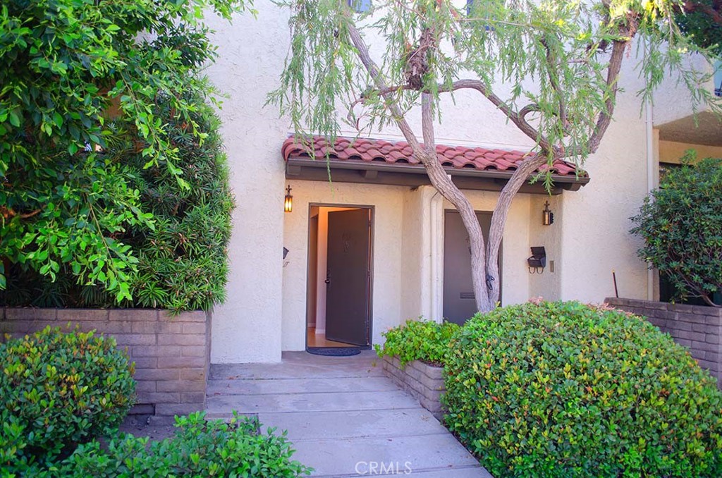 469 S Catalina Avenue Property Photo 12