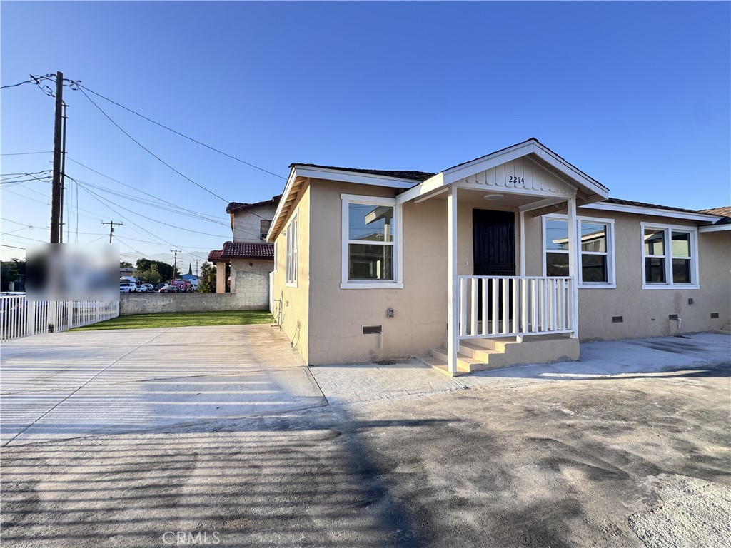 2214 Continental Avenue Property Photo 2