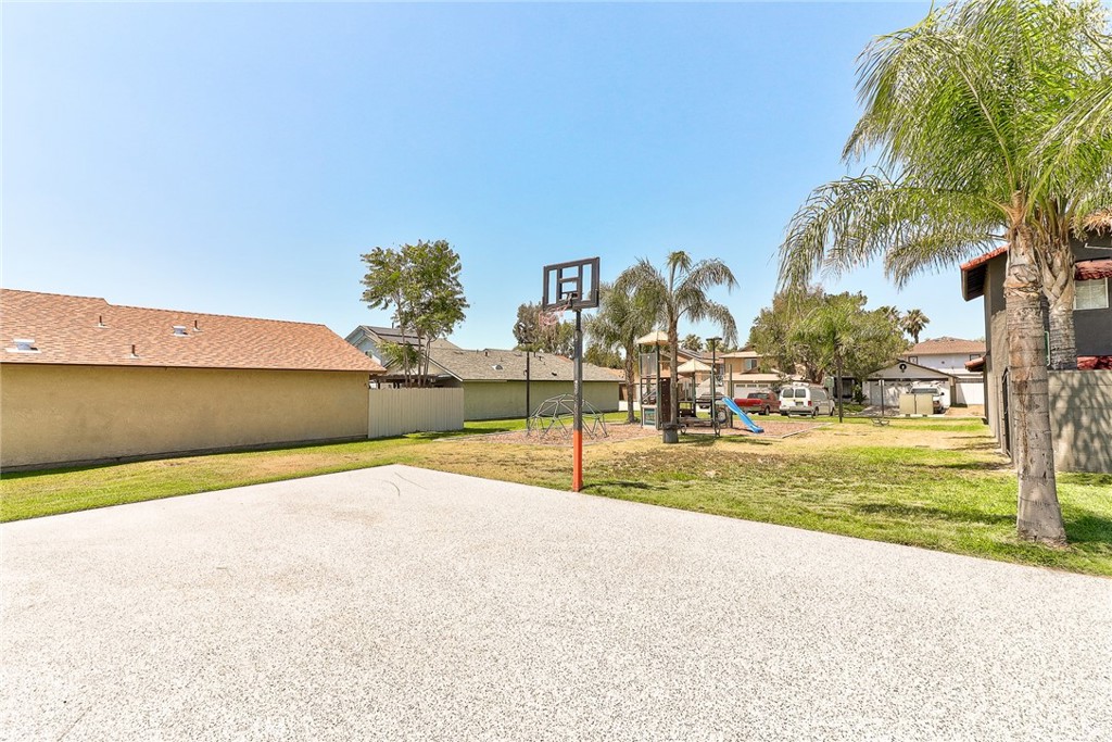 8936 Summerwood Way Property Photo 3